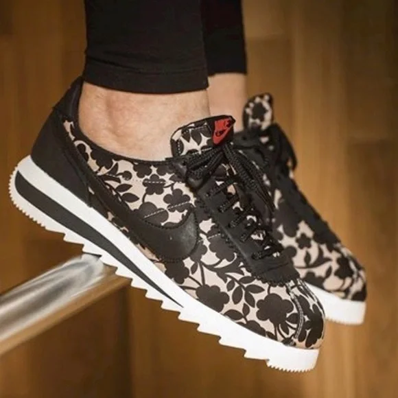 Nike Cortez Sneakers - Picture 2 of 11